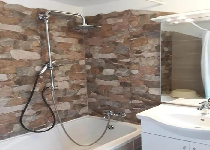 Charming Kestenovi Dvori- 2 Bedroom A1 Apartment